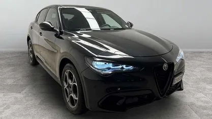 Nero met Usata 2023 Alfa Romeo Stelvio Sprint SUV | 28.900 € (Buon prezzo)