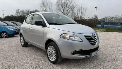 Usata Lancia Ypsilon Gold 85 CV (62 kW) 2013 Utilitaria