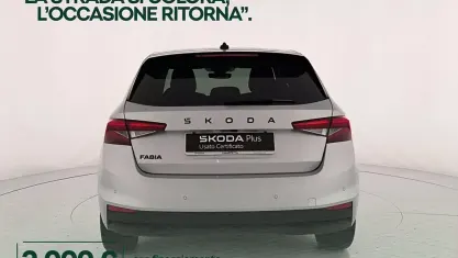 Usado Skoda Fabia 80 CV (58 kW) 2025 Negro Utilitario