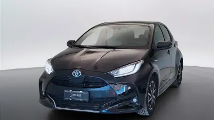 Usata Toyota Yaris Hybrid Lounge 92 CV (67 kW) 2021 Nero Berlina