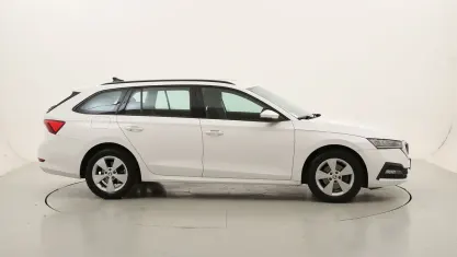 Usata Skoda Octavia Executive 116 CV (85 kW) 2023 Biancobianco Station wagon