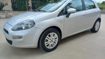 Usata Fiat Punto Lounge 85 CV (62 kW) 2013 Grigio Utilitaria