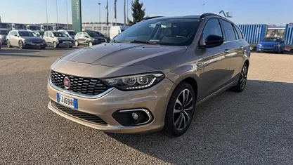 Oro Usata 2017 Fiat Tipo Lounge Station wagon | 7500 € (Ottimo prezzo)