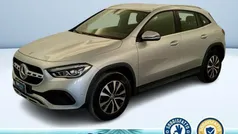 Argento metallizzato Usata 2022 Mercedes GLA180 SUV | 34.100 € (Ottimo prezzo)