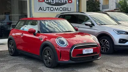 Usata Mini ONE Classic 75 CV (55 kW) 2022 Rosso Utilitaria