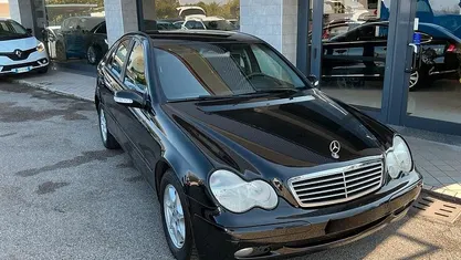 Usata Mercedes C200 122 CV (89 kW) 2003 Nero Berlina