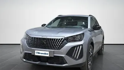 Usata Peugeot 2008 Allure 101 CV (74 kW) 2025 Grigio artense SUV