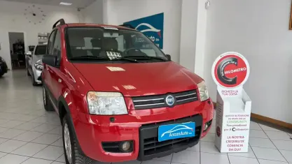 Usata Fiat Panda 4x4 69 CV (50 kW) 2007 Rosso Utilitaria