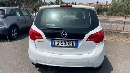 Usata Opel Meriva 101 CV (74 kW) 2017 Bianco Monovolume