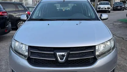 Usata 2013 Dacia Sandero Tre volumi | 3700 € (Ottimo prezzo)