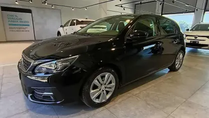Usata Peugeot 308 Active 102 CV (75 kW) 2020 Nero Berlina
