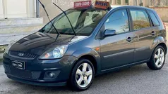 Usata 2006 Ford Fiesta Titanium Tre volumi | 2650 € (Buon prezzo)