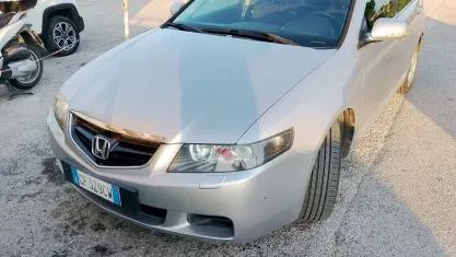 Usata Honda Accord Sport 140 CV (102 kW) 2004 Argento Berlina
