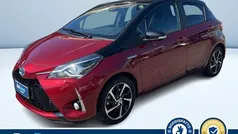 Rosso pastello Usata 2019 Toyota Yaris Hybrid Edition Tre volumi | 15.500 € (Buon prezzo)