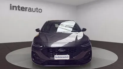 Grigio metallizzato Usata 2023 Ford Focus ST-Line Berlina | 20.990 € (Buon prezzo)
