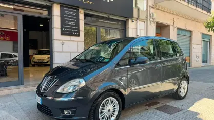 Usata Lancia Musa S 95 CV (69 kW) 2010 Grigio Monovolume