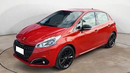 Usata Peugeot 208 Allure 75 CV (55 kW) 2015 Arancione Utilitaria