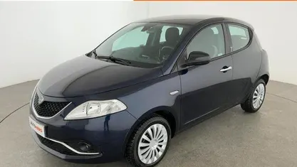 Blu Usata 2017 Lancia Ypsilon Gold Due volumi | 8799 € (Buon prezzo)