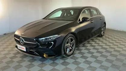 Usata Mercedes A180 AMG Line Premium 116 CV (85 kW) 2023 Nero
