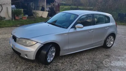 Usata BMW 118 122 CV (89 kW) 2005 Grigio Utilitaria