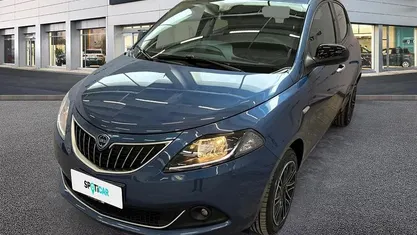 Usata Lancia Ypsilon Gold 69 CV (50 kW) 2023 Blu Utilitaria