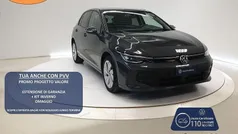 Usata 2024 VW Golf VIII Edition Tre volumi | 28.200 € (Buon prezzo)