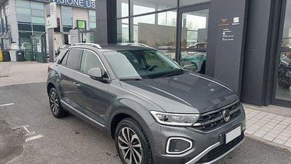 Używany VW T-Roc Style 110 KM (80 kW) 2023 Szary SUV