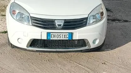 Usata Dacia Sandero Ambiance 74 CV (54 kW) 2012 Bianco Berlina