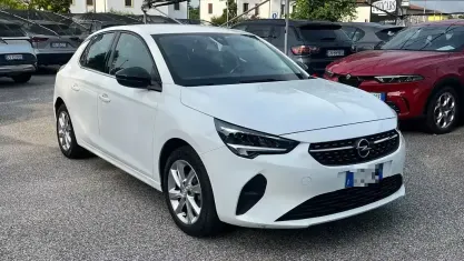 Usata Opel Corsa Elegance 75 CV (55 kW) 2021 Bianco pastello Utilitaria