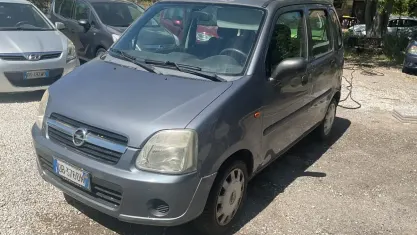 Usata Opel Agila Club 60 CV (44 kW) 2006 Argento Monovolume