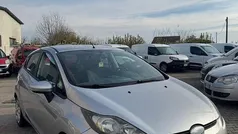 Grigio Usata 2009 Ford Fiesta Tre volumi | 2990 € (Buon prezzo)