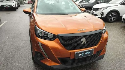 Arancione Usata 2021 Peugeot 2008 Active SUV | 13.950 € (Ottimo prezzo)