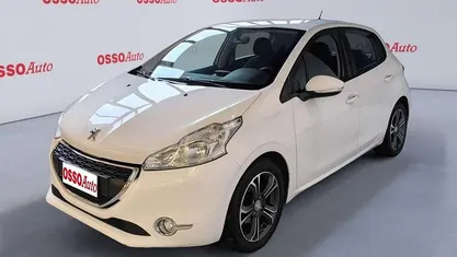 Bianco Usata 2014 Peugeot 208 Active Due volumi | 3800 € (Buon prezzo)