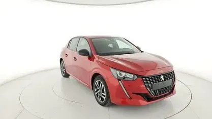 Usata Peugeot 208 Allure 101 CV (74 kW) 2023 Rosso Utilitaria