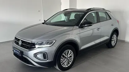 Usata VW T-Roc Life 116 CV (85 kW) 2025 Argento SUV