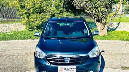 Blu/azzurro Usata 2016 Dacia Lodgy Monovolume | 9000 € (Buon prezzo)
