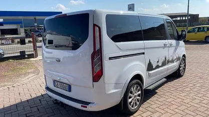 Usata Ford Tourneo Custom Titanium 131 CV (96 kW) 2020 Bianco Furgone