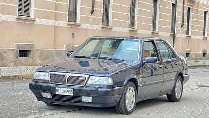Używany Lancia Thema 178 KM (130 kW) 1992 Niebieski Sedan/Limuzyna