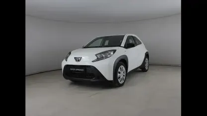 Usata Toyota Aygo X Active 72 CV (52 kW) 2025 Bianco SUV