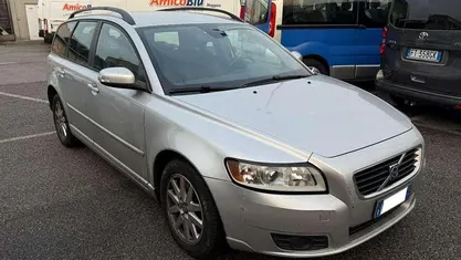 Argento metallizzato Usata 2007 Volvo V50 Kinetic Station wagon | 2250 € (Ottimo prezzo)