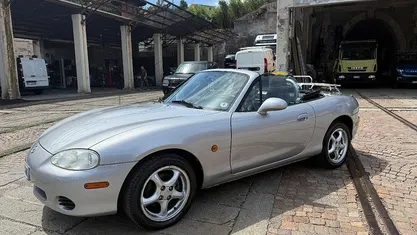 Usata Mazda MX5 110 CV (80 kW) 2002 Argento Cabrio