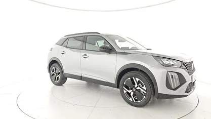 Käytetty Peugeot 2008 Allure 101 HP (74 kW) 2024 Hopea Katumaasturi
