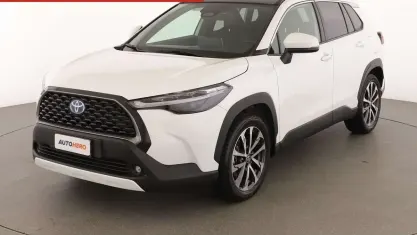 Usata Toyota Corolla Cross Lounge 197 CV (144 kW) 2023 Bianco SUV