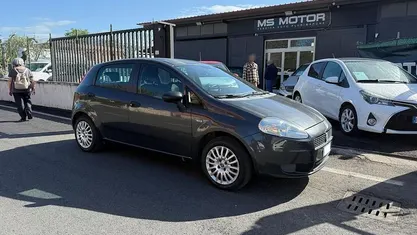 Usata Fiat Grande Punto 77 CV (56 kW) 2010 Grigio Utilitaria