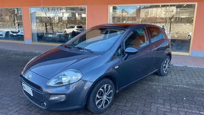 Grigio Usata 2013 Fiat Punto Easy Tre volumi | 1950 € (Super prezzo)