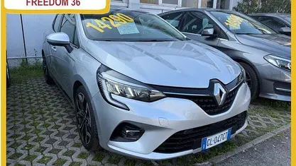 Usata Renault Clio V Intens 101 CV (74 kW) 2021 Grigio Utilitaria