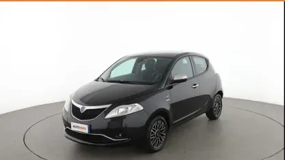Usata Lancia Ypsilon 70 CV (51 kW) 2018 Nero Utilitaria