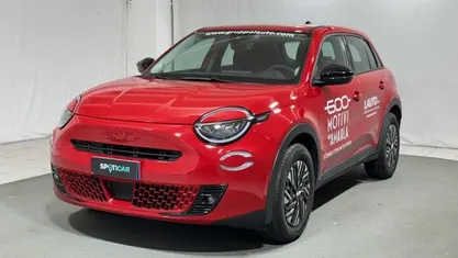 Rosso Usata 2023 Fiat 600E Red SUV | 21.900 € (Buon prezzo)