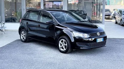 Nero Usata 2014 VW Polo Tre volumi | 7900 € (Buon prezzo)