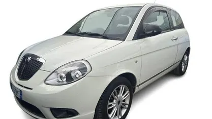 Usata Lancia Ypsilon 75 CV (55 kW) 2012 Utilitaria